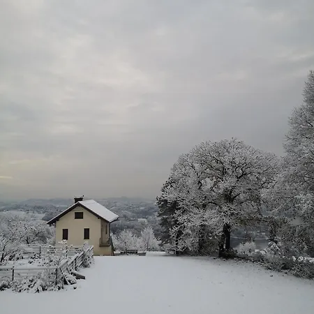 Dom wakacyjny Apartma Hisa Na Ravnah With Hot Tub