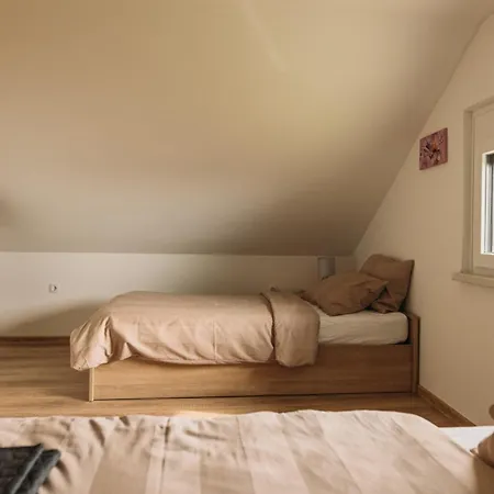 Prázdninový dům Apartma Hisa Na Ravnah With Hot Tub Pišece