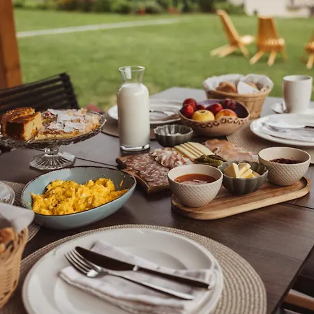 Apartma Hisa Na Ravnah With Hot Tub