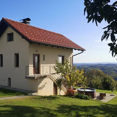 Apartma Hisa Na Ravnah With Hot Tub * Pišece