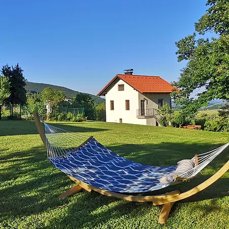 Ferienhaus Apartma Hisa Na Ravnah With Hot Tub Pišece