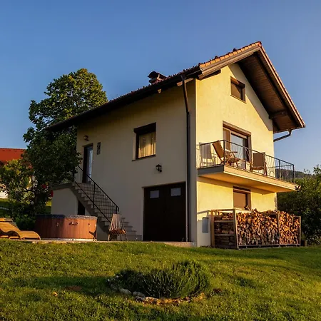 Apartma Hisa Na Ravnah With Hot Tub *
