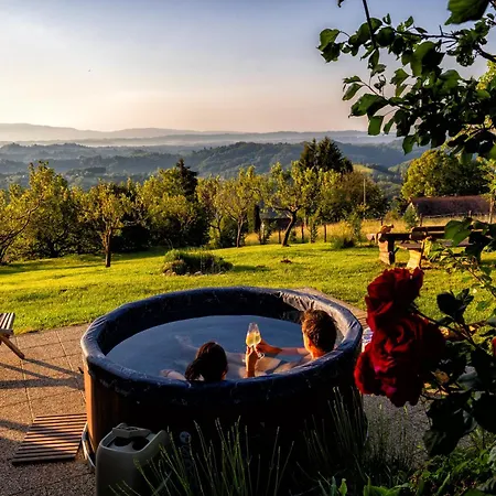 Apartma Hisa Na Ravnah With Hot Tub * Pišece