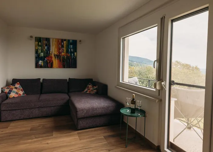 Apartma Hisa Na Ravnah With Hot Tub