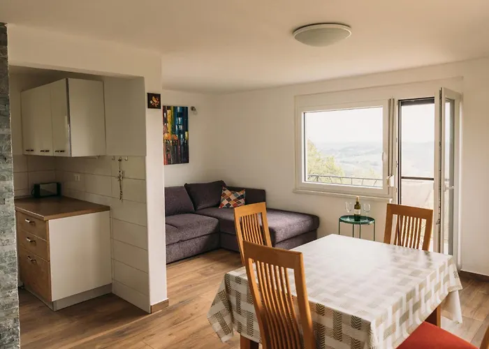 Prázdninový dům Apartma Hisa Na Ravnah With Hot Tub