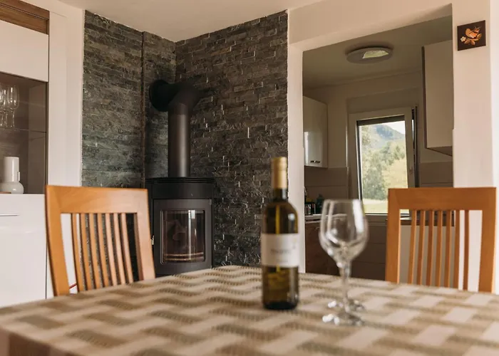 Apartma Hisa Na Ravnah With Hot Tub *