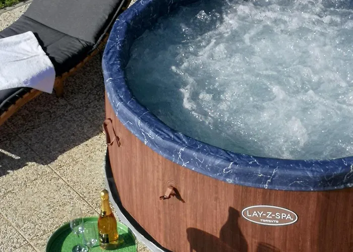 Apartma Hisa Na Ravnah With Hot Tub *